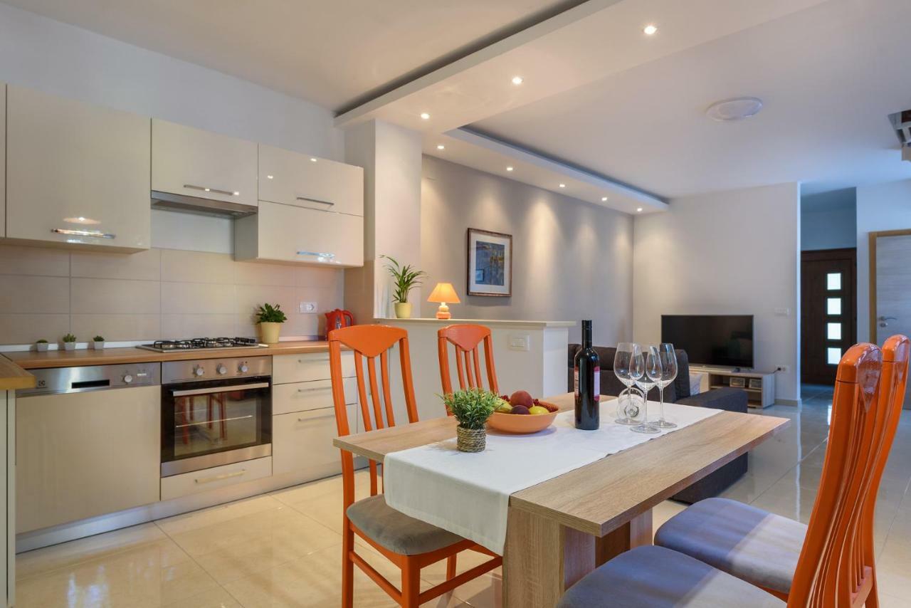 Apartment Perusko Pula Luaran gambar