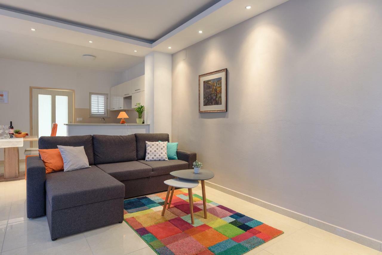 Apartment Perusko Pula Luaran gambar