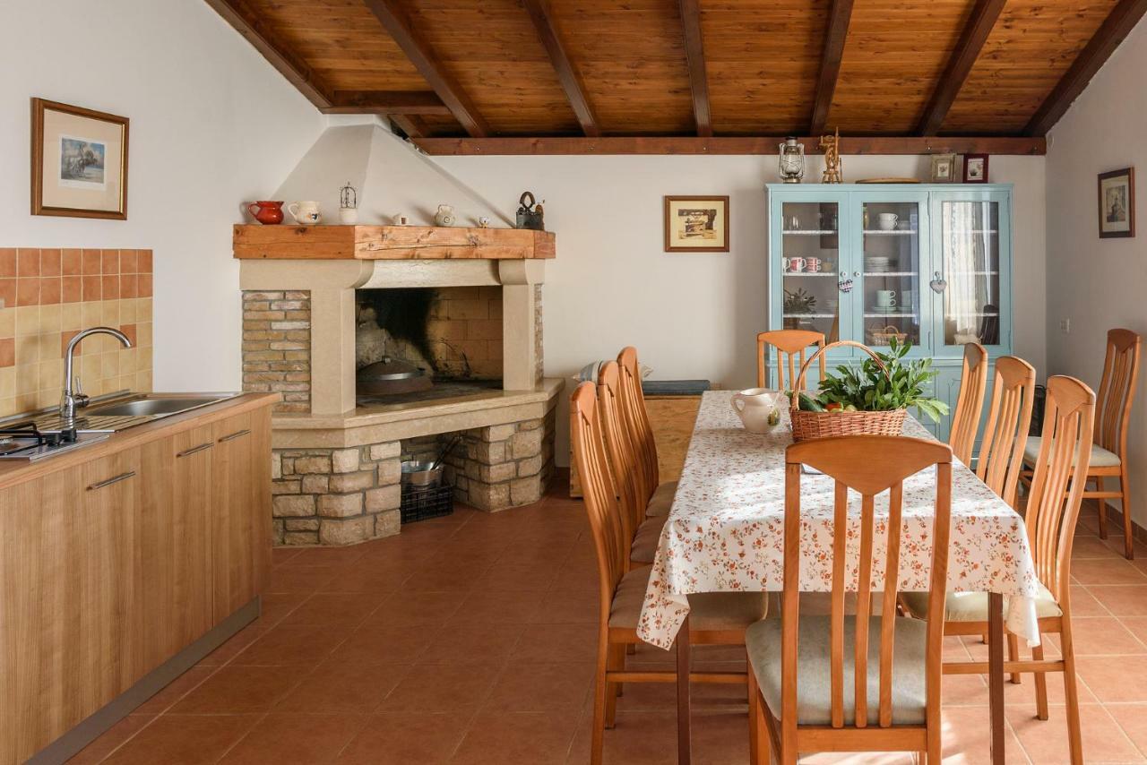 Apartment Perusko Pula Luaran gambar